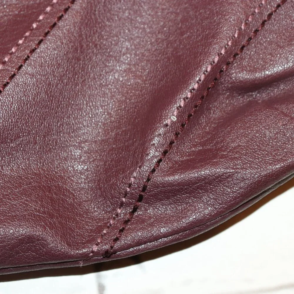 🍷 Relic Maroon Shoulder Purse · 13x13